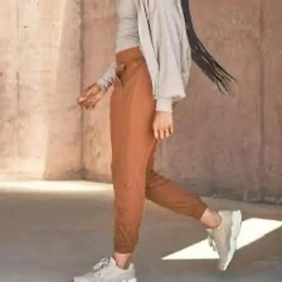 Athleta Womens Brooklyn Lined Jogger Pants Size 8 Brown/Rust - Picture 2 of 10